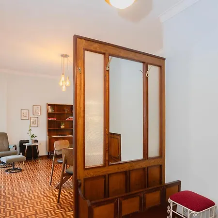 Liiiving In - Vintage Design * Oporto